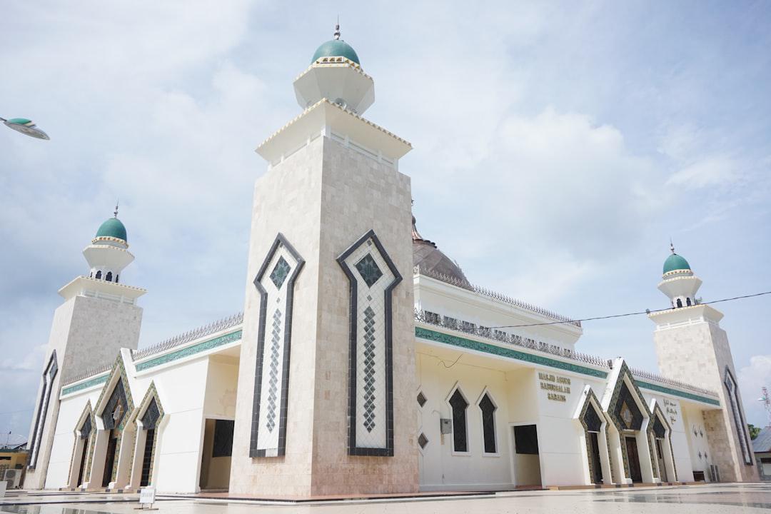 Ketika Malu Menjadi Penjaga Diri