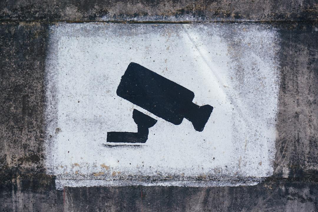 Oversharing di Media Sosial: Fenomena dan Risiko Digital