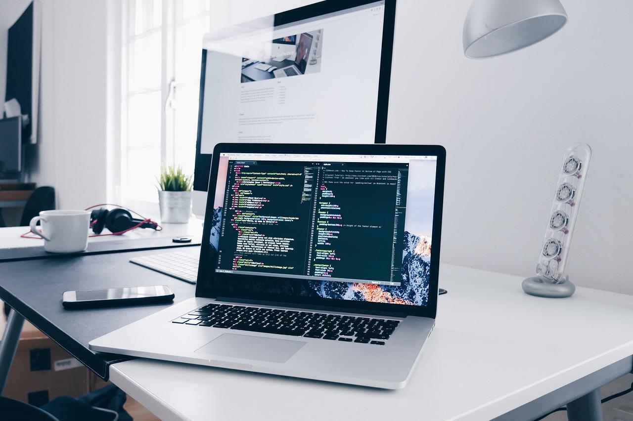 8 Praktik Laravel Modern yang Wajib Kamu Coba di 2025