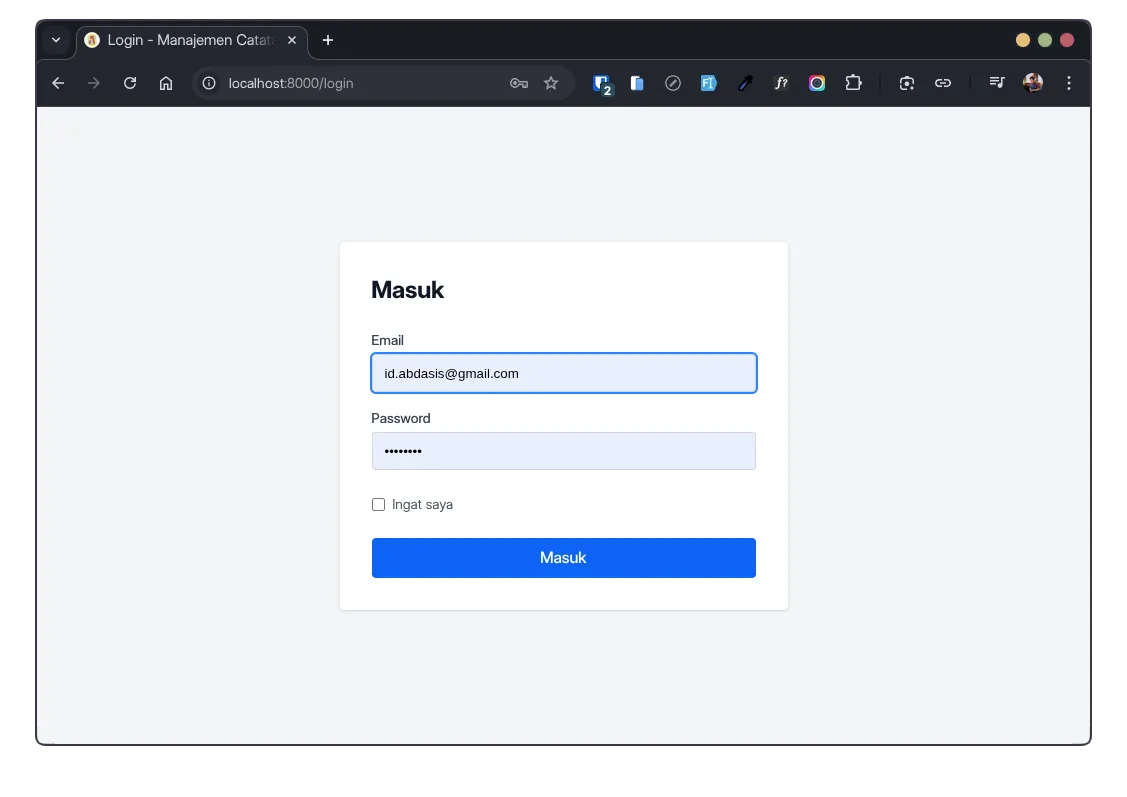 Halaman login dengan form email, password, dan checkbox Ingat saya